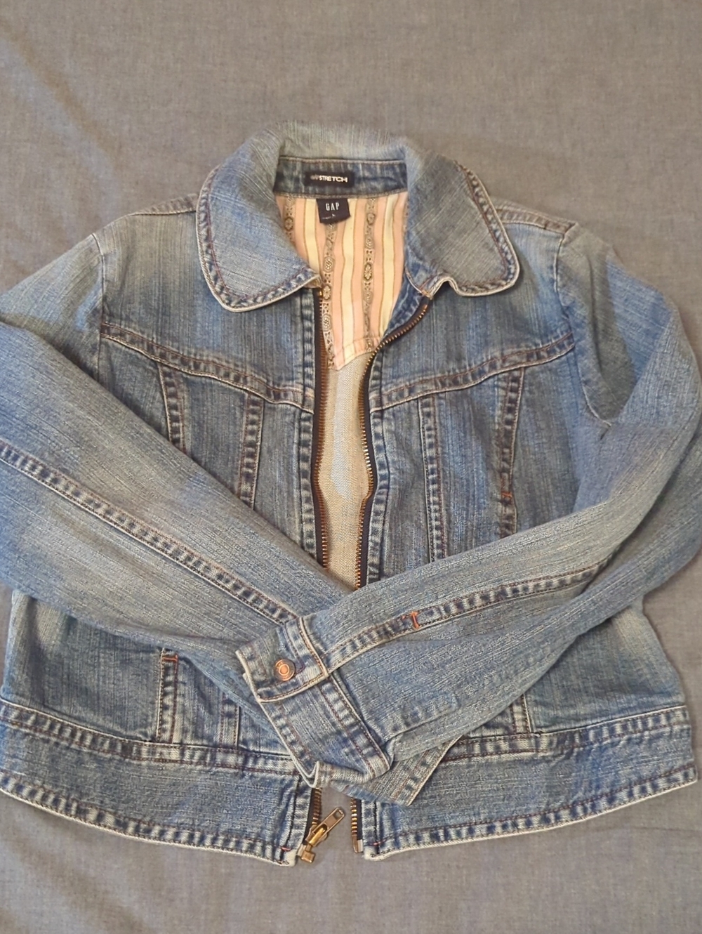 GAP Juniors Large Blue Jean Jacket with Zip Front